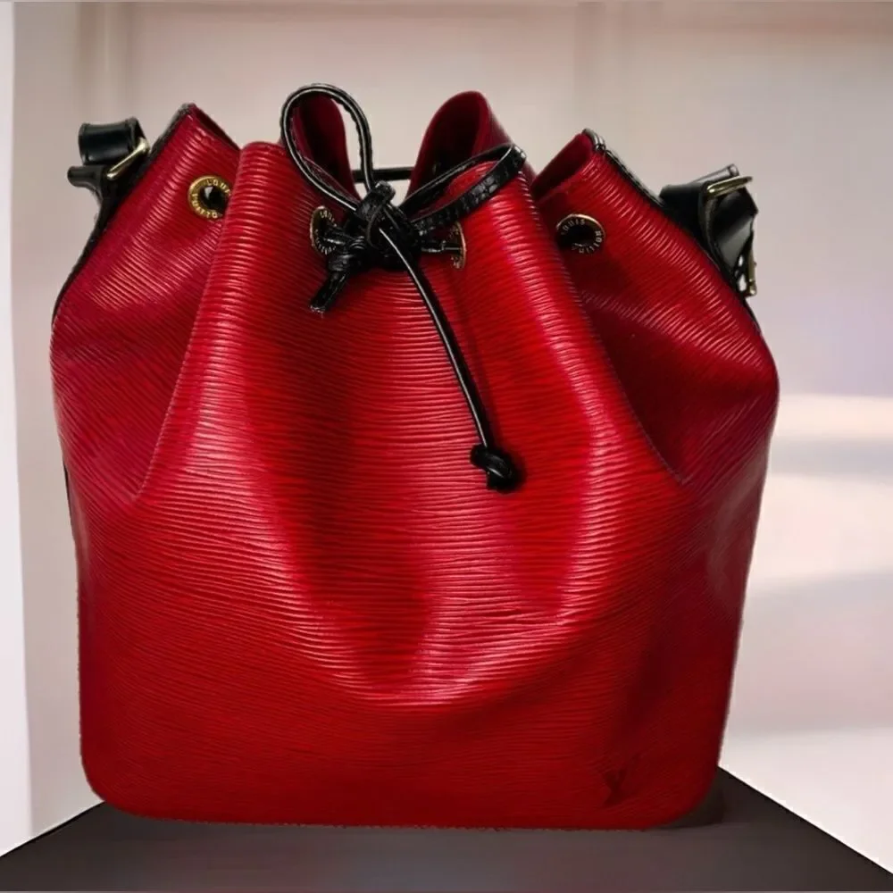 AUTH LOUIS VUITTON EPI LEATHER NOE- BLACK AND RED